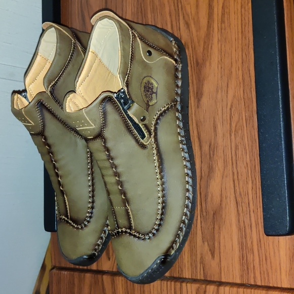 #### (NWT)Men's Lightweight Handmade Boots With Zipper - Picture 2 of 13